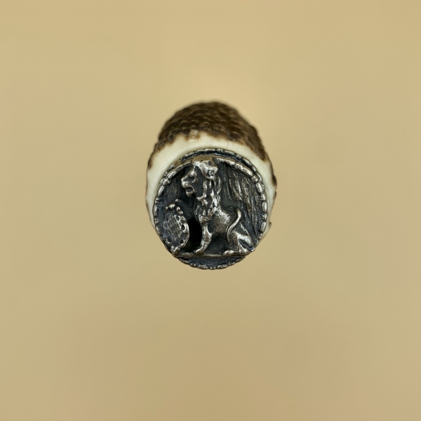 Trachtenmesser Löwe: Detail Kappe mit Löwe